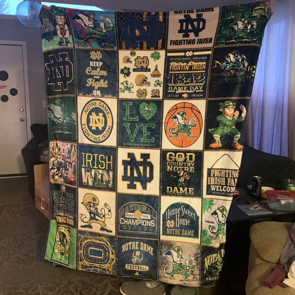 Thin Fleece Notre Dame Blanket
